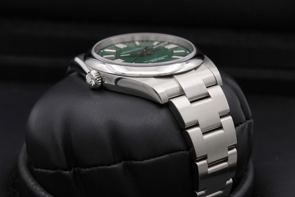 Rolex Oyster Perpetual 124300 Image 4